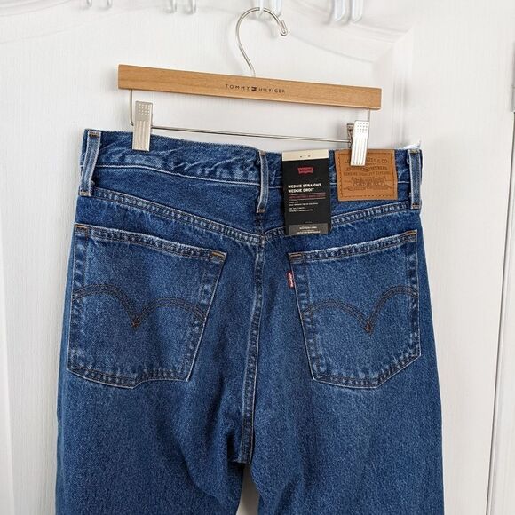 LEVIS Wedgie Straight Jean Blue Denim Size 29 x 26 Distressed Button Fly @L - Picture 8 of 11